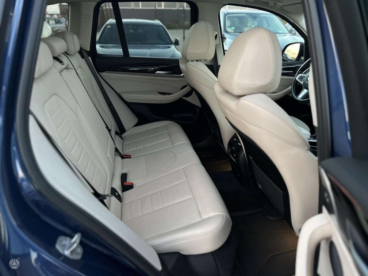 BMW X3, 3.0 l., off-road / crossover