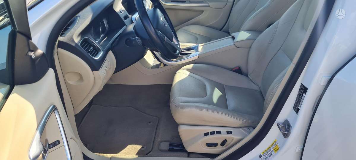 Volvo S60, 2.5 l., Седан