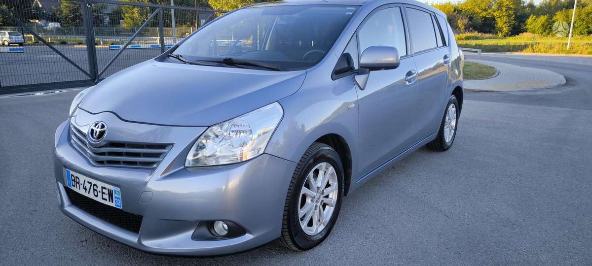 Toyota Verso, 2.0 l., Минивэн