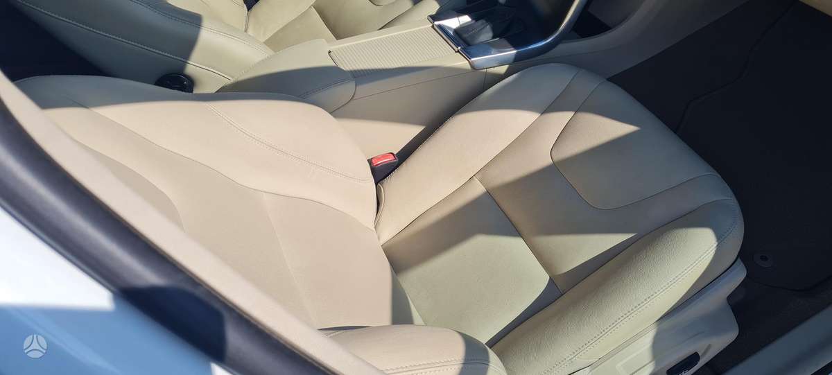 Volvo S60, 2.5 l., Седан