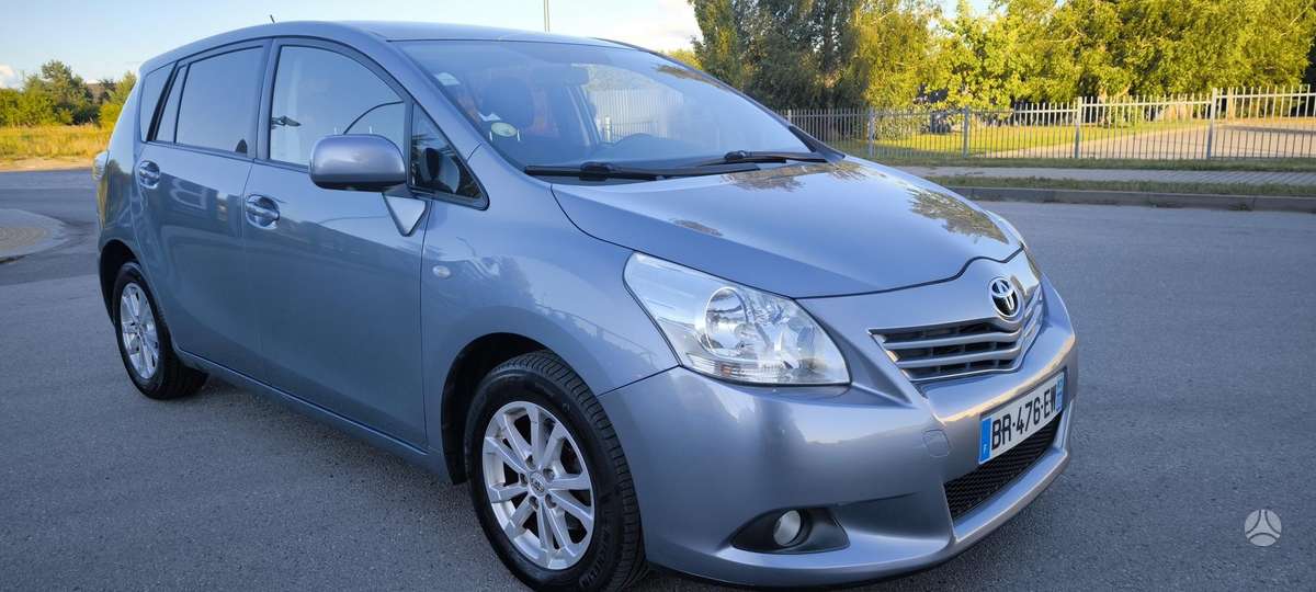 Toyota Verso, 2.0 l., Минивэн