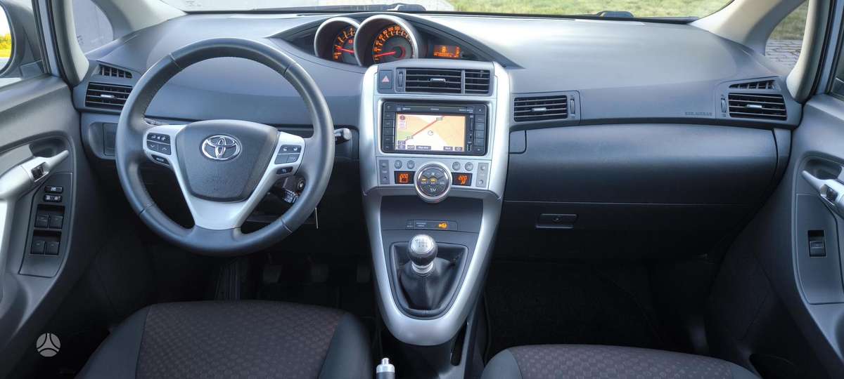 Toyota Verso - 5