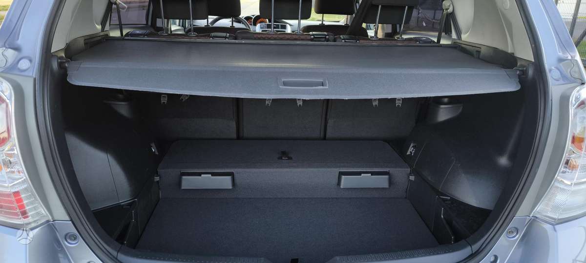 Toyota Verso, 2.0 l., Минивэн