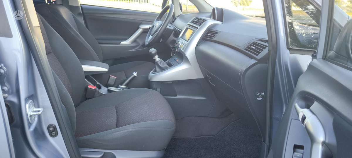Toyota Verso, 2.0 l., Минивэн