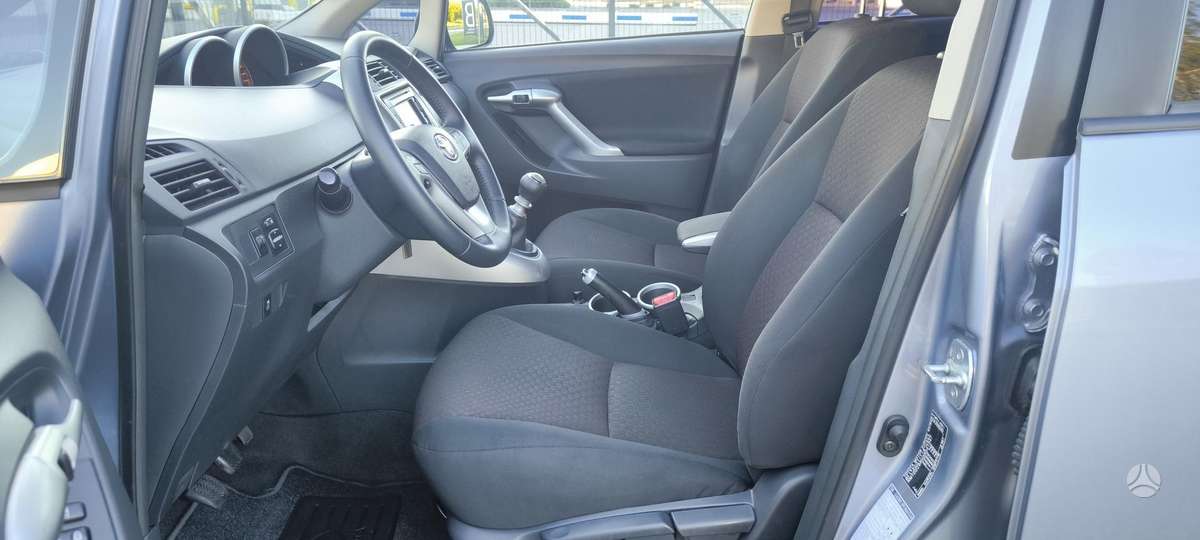 Toyota Verso, 2.0 l., Минивэн
