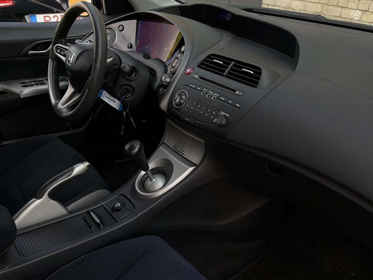 Honda Civic, 1.3 l., hatchback