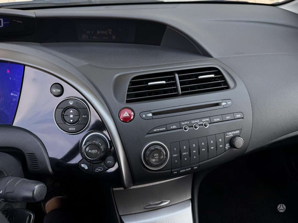 Honda Civic, 1.3 l., hatchback