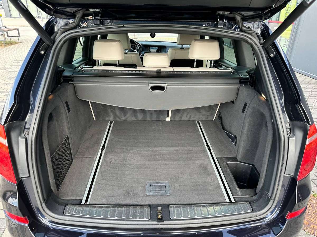 BMW X3, 2.0 l., off-road / crossover