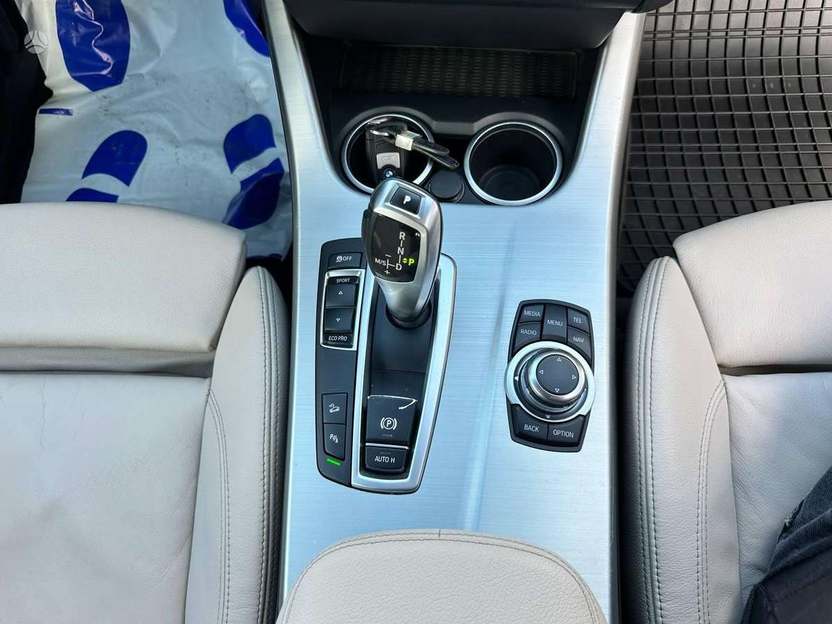 BMW X3, 2.0 l., off-road / crossover