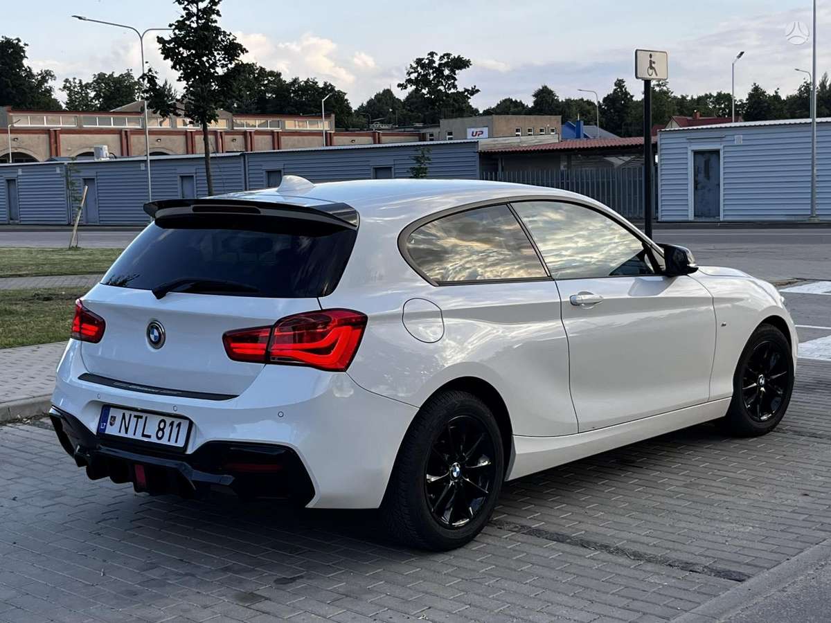 BMW 118, 1.5 l., Хэтчбек