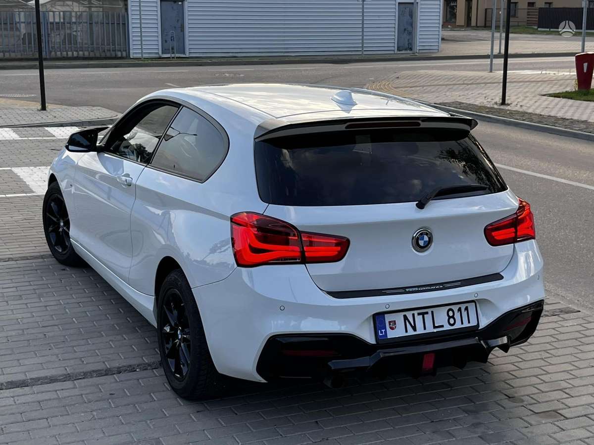 BMW 118, 1.5 l., Хэтчбек