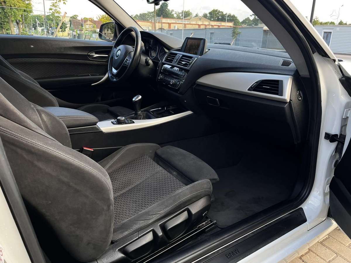 BMW 118, 1.5 l., Хэтчбек
