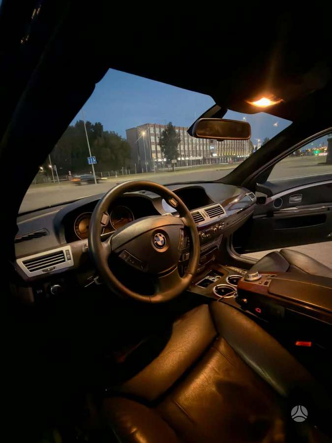 BMW 740, 4.0 l., Седан