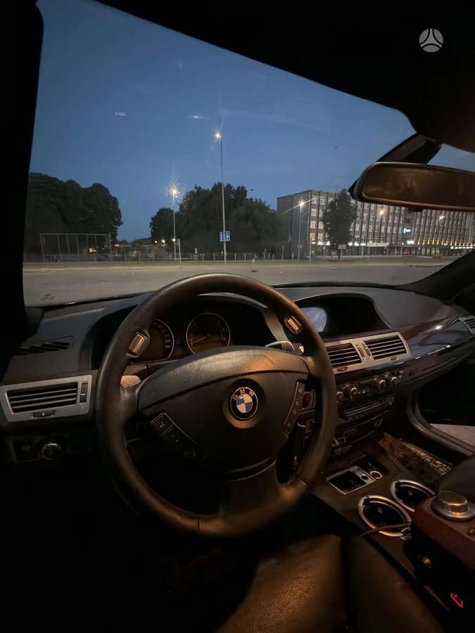 BMW 740, 4.0 l., Седан
