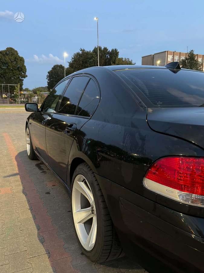 BMW 740, 4.0 l., Седан