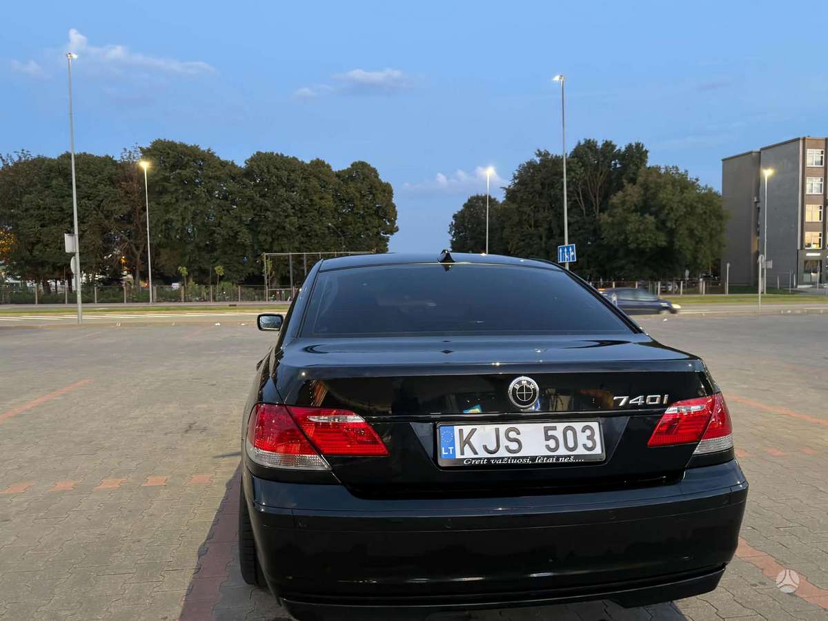 BMW 740, 4.0 l., Седан