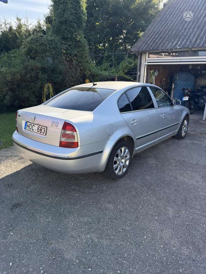 Škoda Superb - 4