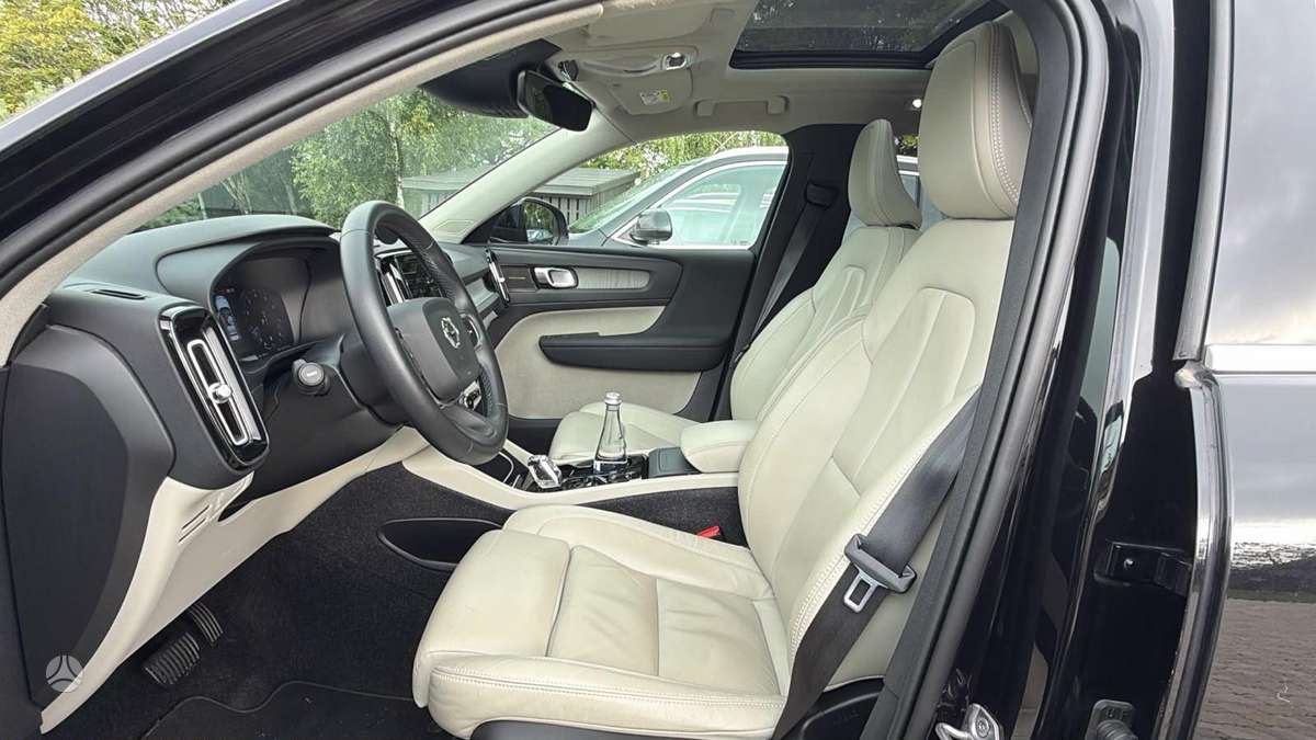Volvo XC40 - 6