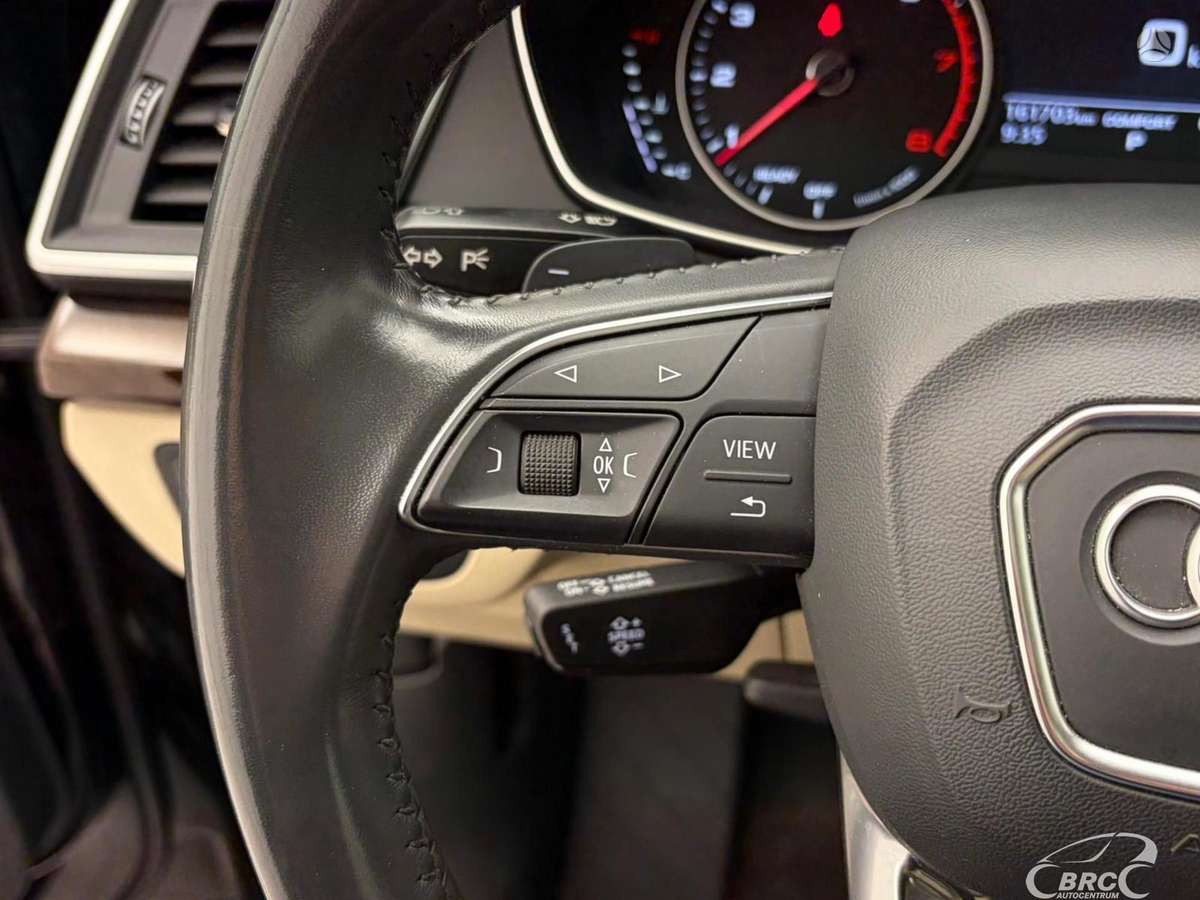 Audi Q5, 2.0 l., off-road / crossover