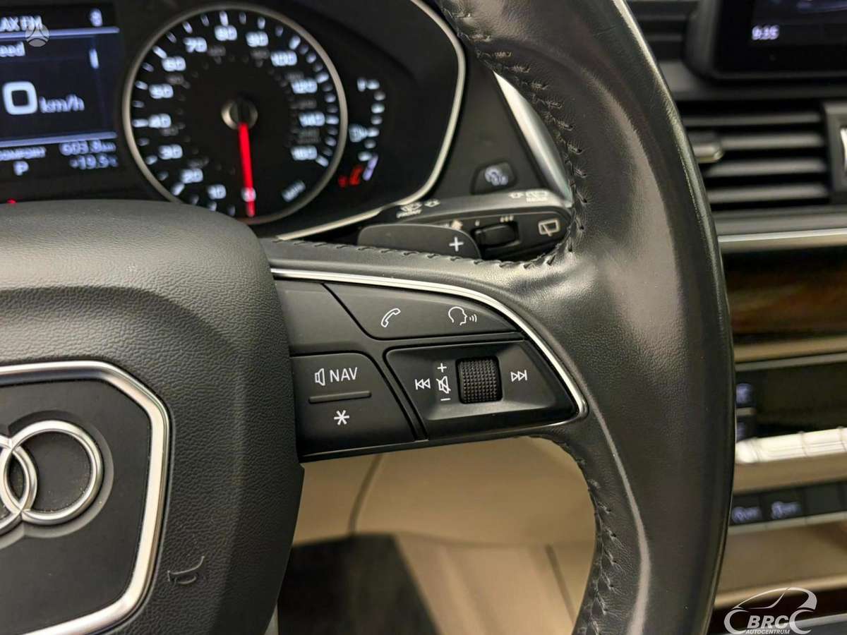 Audi Q5, 2.0 l., off-road / crossover
