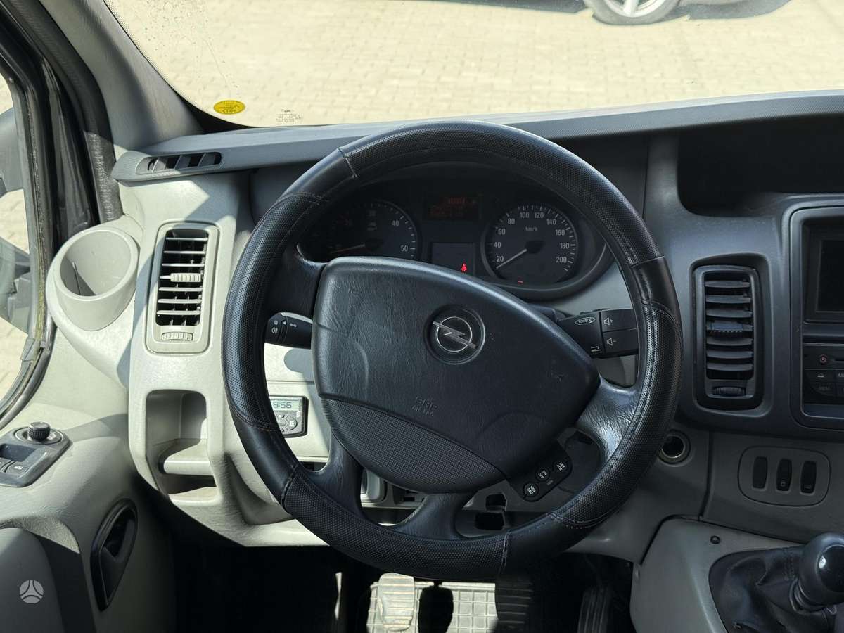 Opel Vivaro, 2.5 l., Минивэн