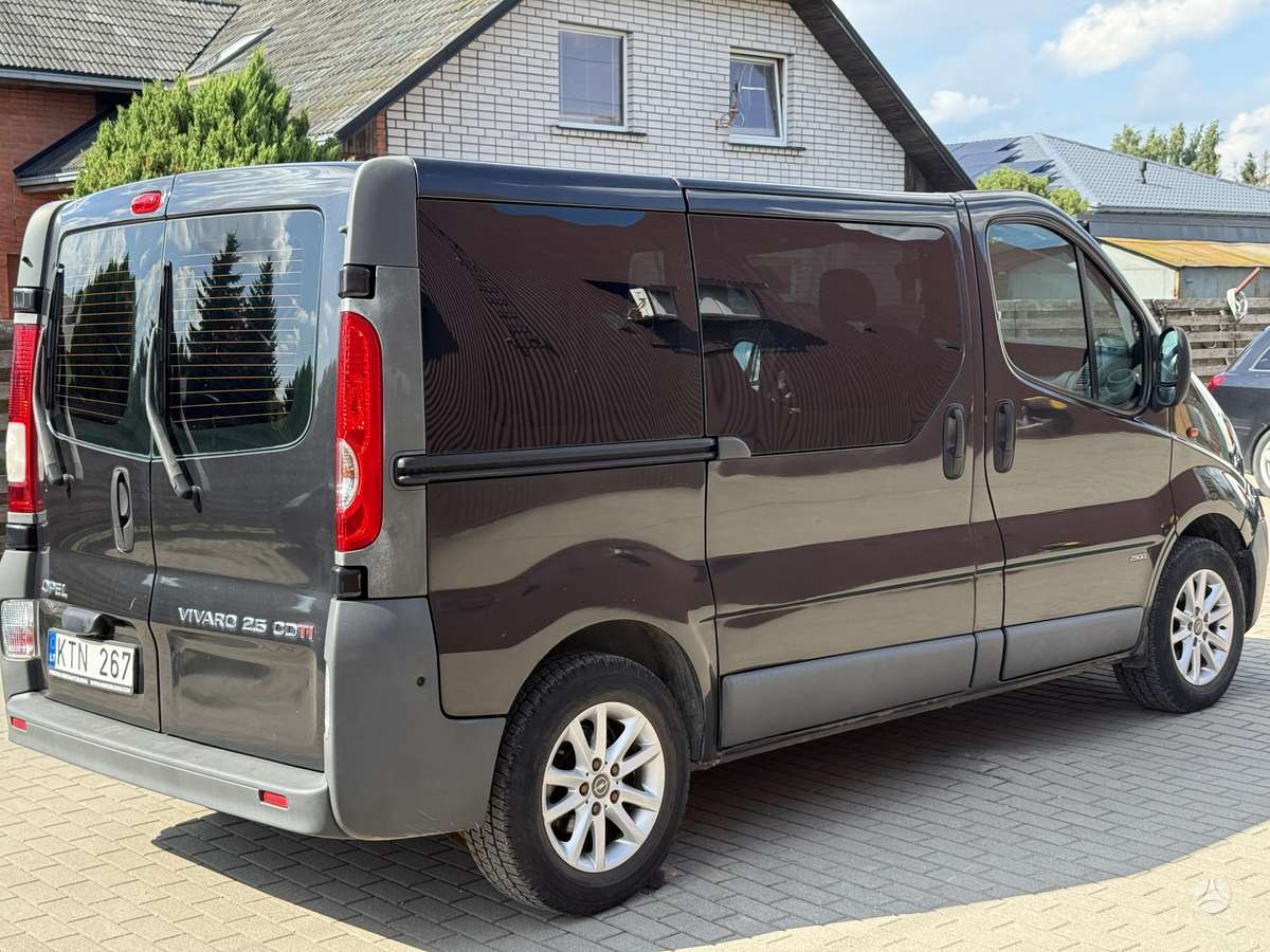 Opel Vivaro, 2.5 l., Минивэн