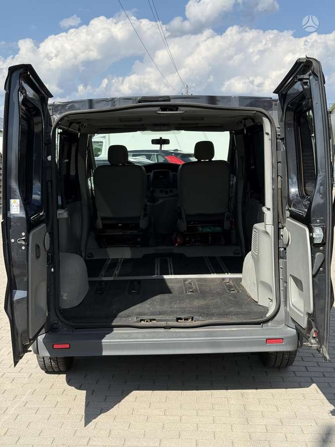 Opel Vivaro, 2.5 l., Минивэн