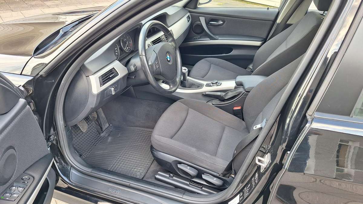 BMW 318, 2.0 l., universalas
