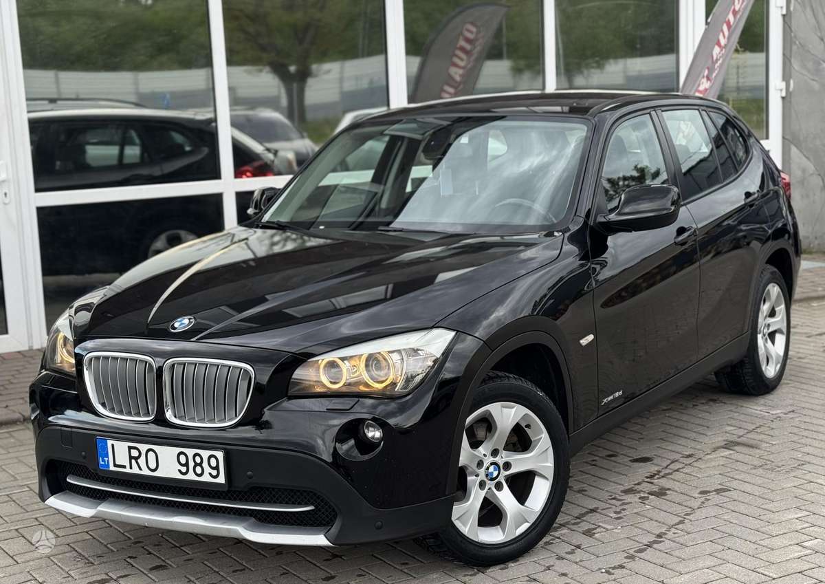 BMW X1, 2.0 l., off-road / crossover