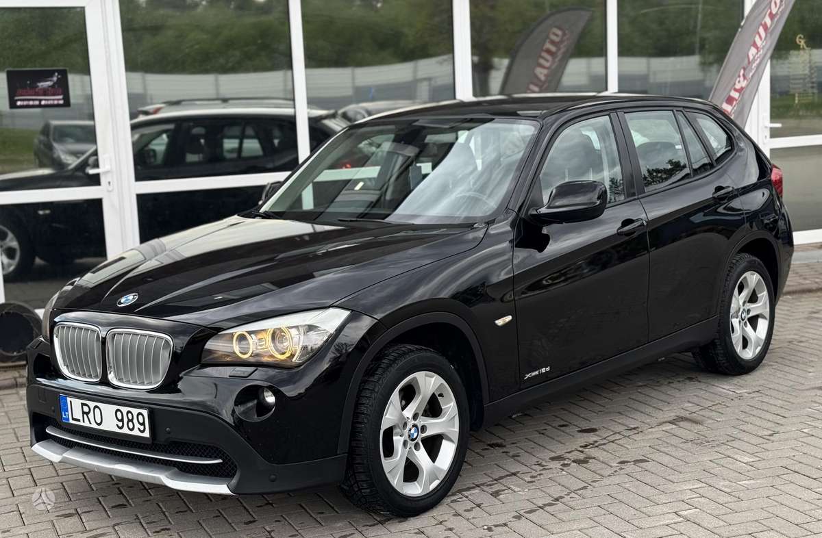 BMW X1, 2.0 l., off-road / crossover