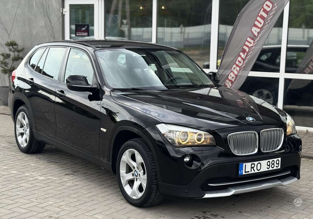 BMW X1, 2.0 l., off-road / crossover