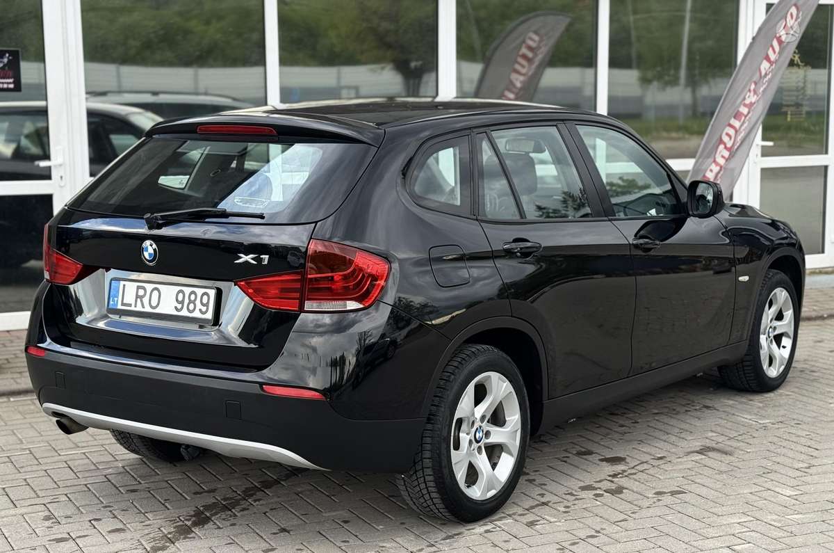 BMW X1, 2.0 l., off-road / crossover