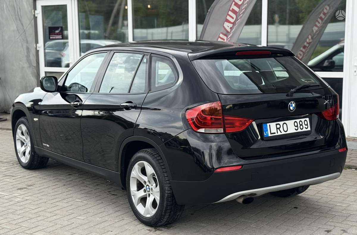 BMW X1, 2.0 l., off-road / crossover