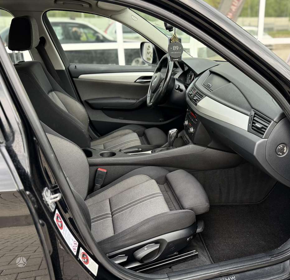 BMW X1, 2.0 l., off-road / crossover