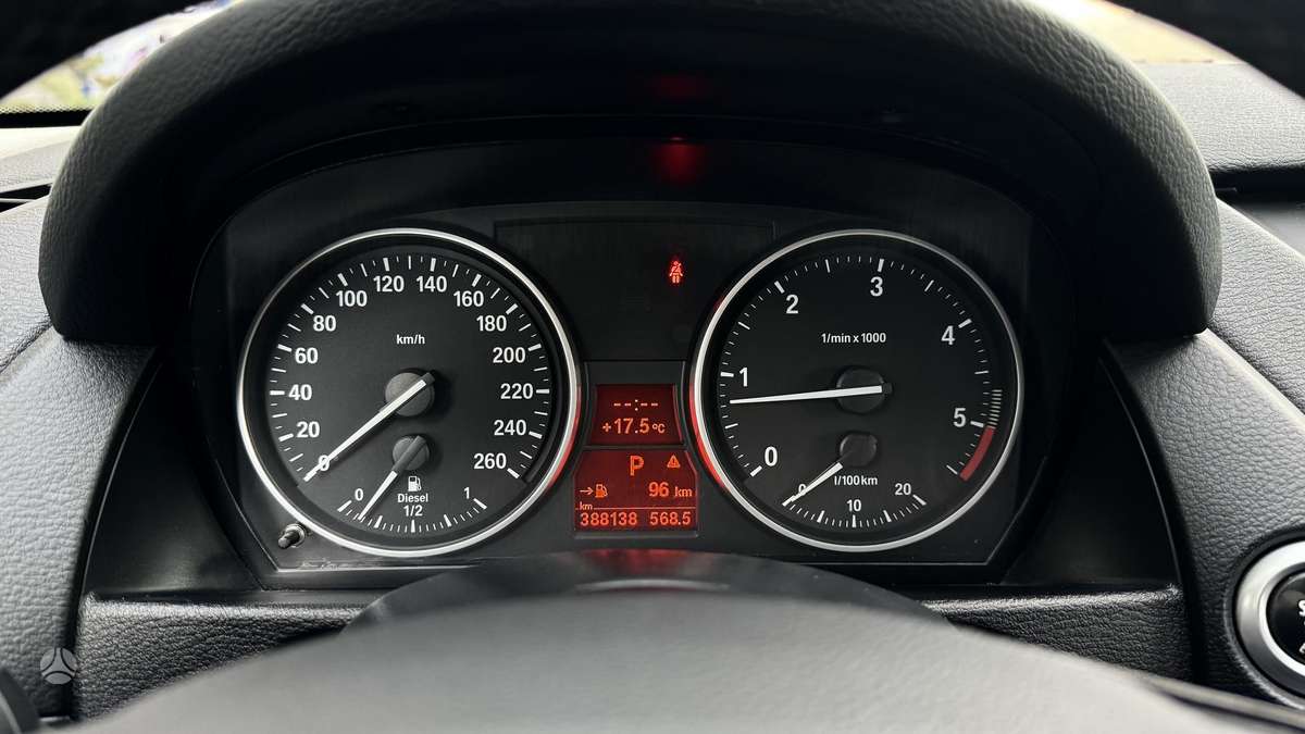 BMW X1, 2.0 l., off-road / crossover