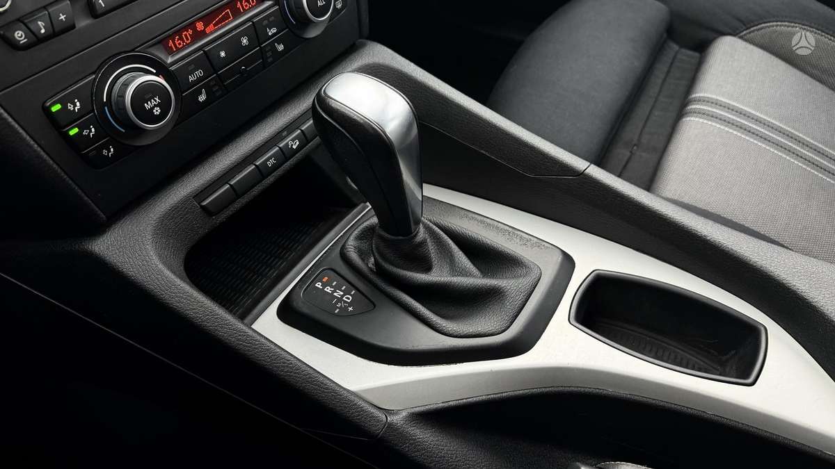 BMW X1, 2.0 l., off-road / crossover