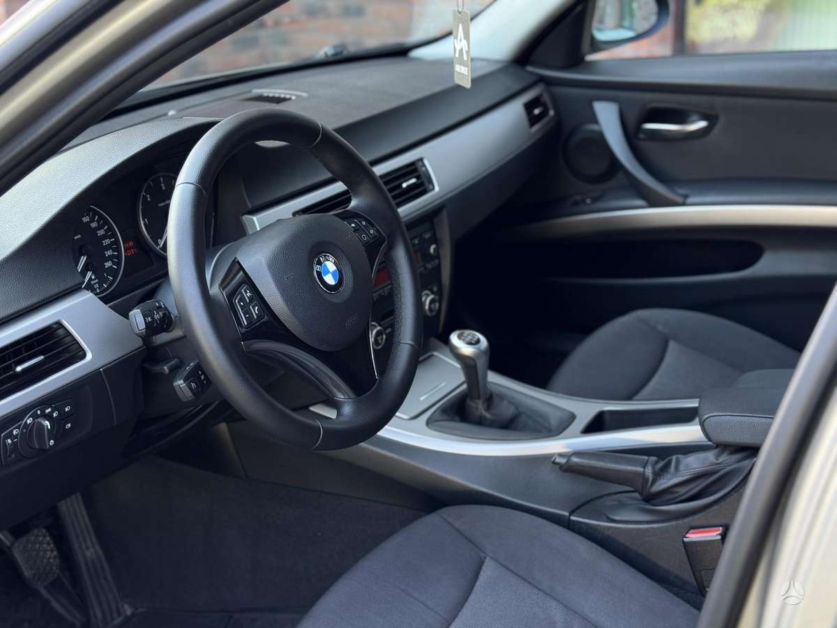 BMW 320, 2.0 l., wagon