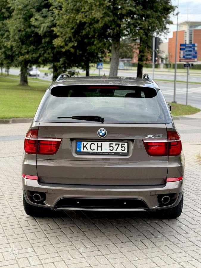 BMW X5, 3.0 l., off-road / crossover