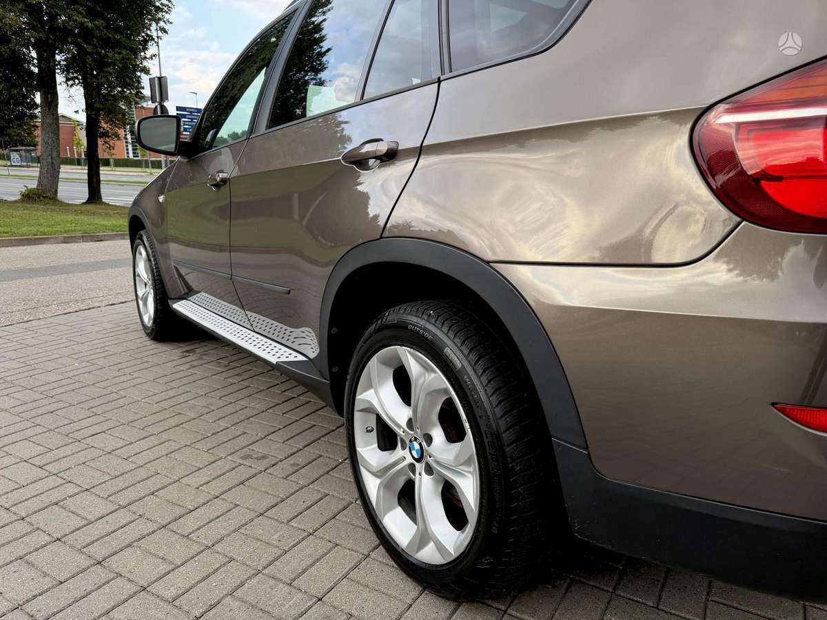 BMW X5, 3.0 l., off-road / crossover