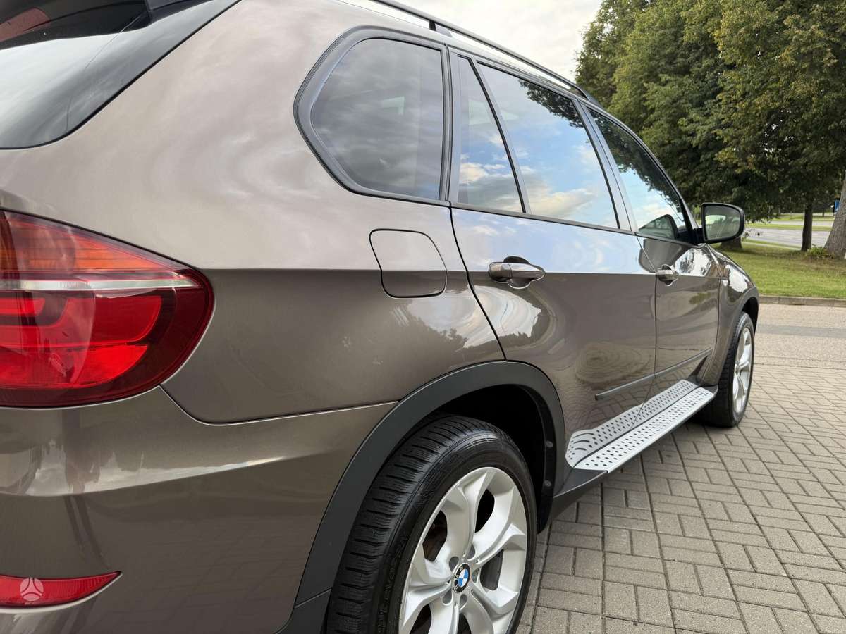 BMW X5, 3.0 l., off-road / crossover