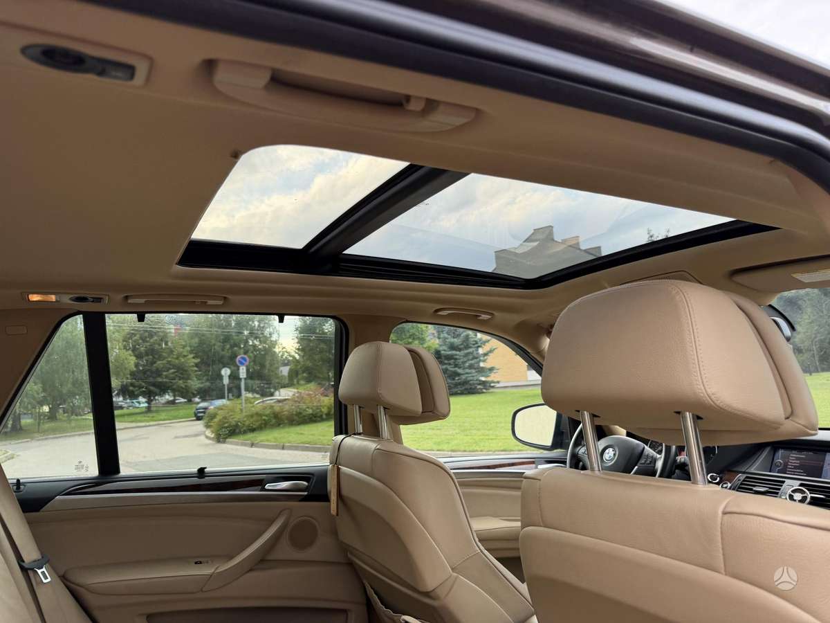 BMW X5, 3.0 l., off-road / crossover