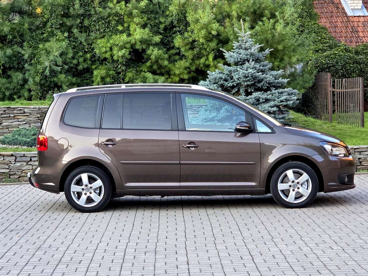 Volkswagen Touran - 11