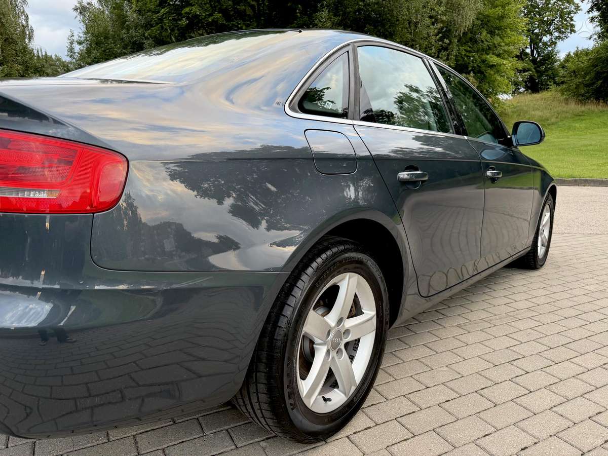 Audi A4, saloon / sedan