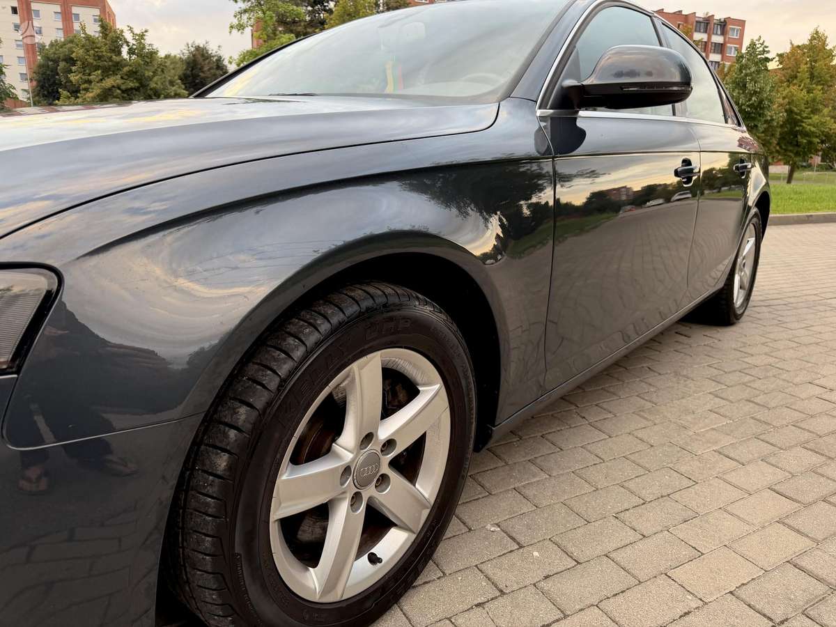 Audi A4, saloon / sedan