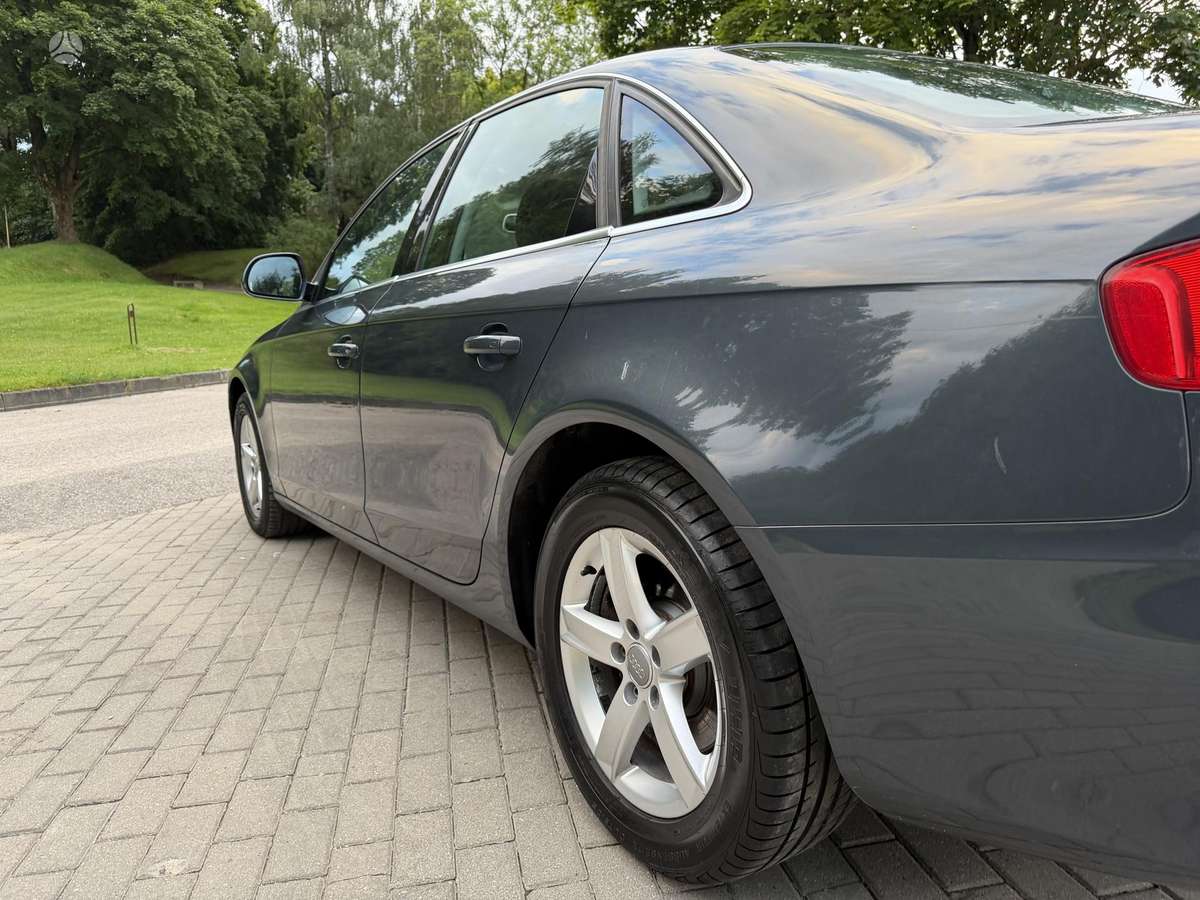 Audi A4, saloon / sedan