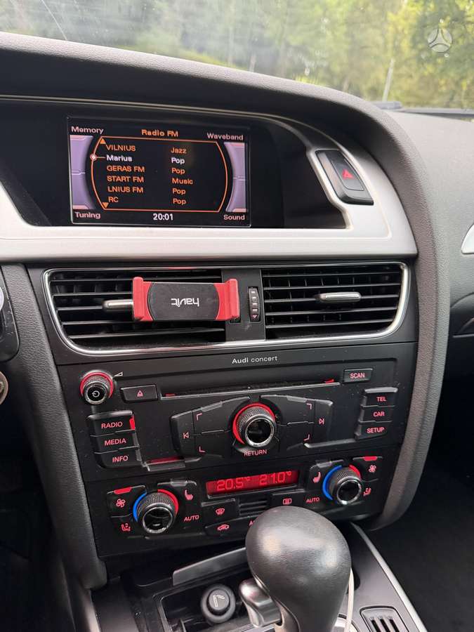 Audi A4, saloon / sedan