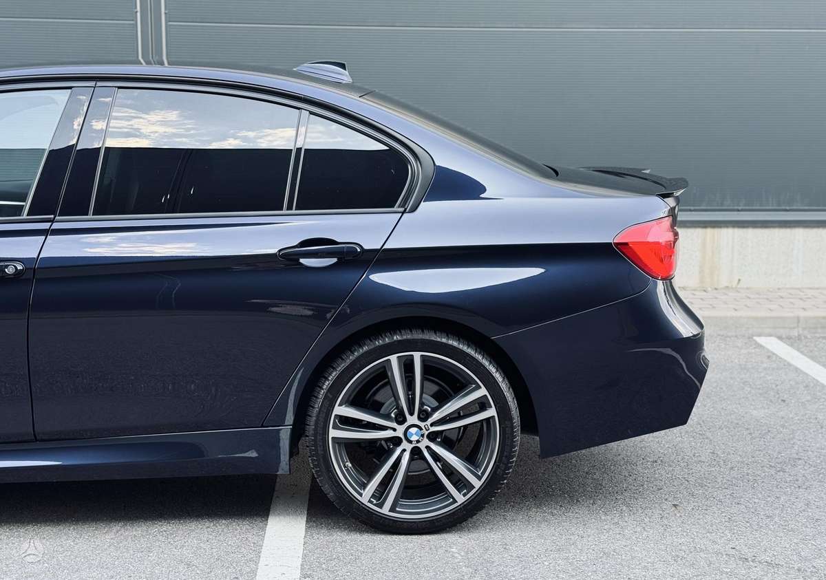 BMW 320, 2.0 l., Седан