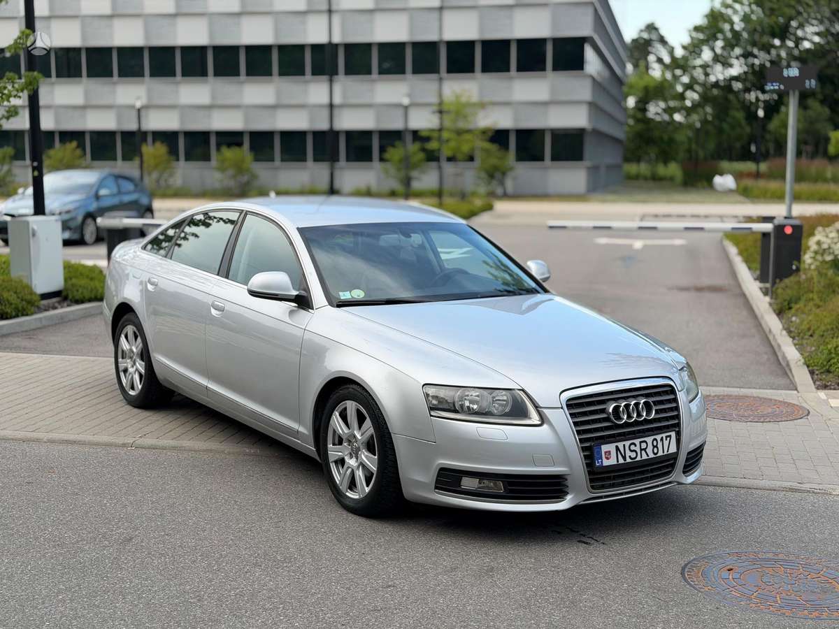 Audi A6, Седан