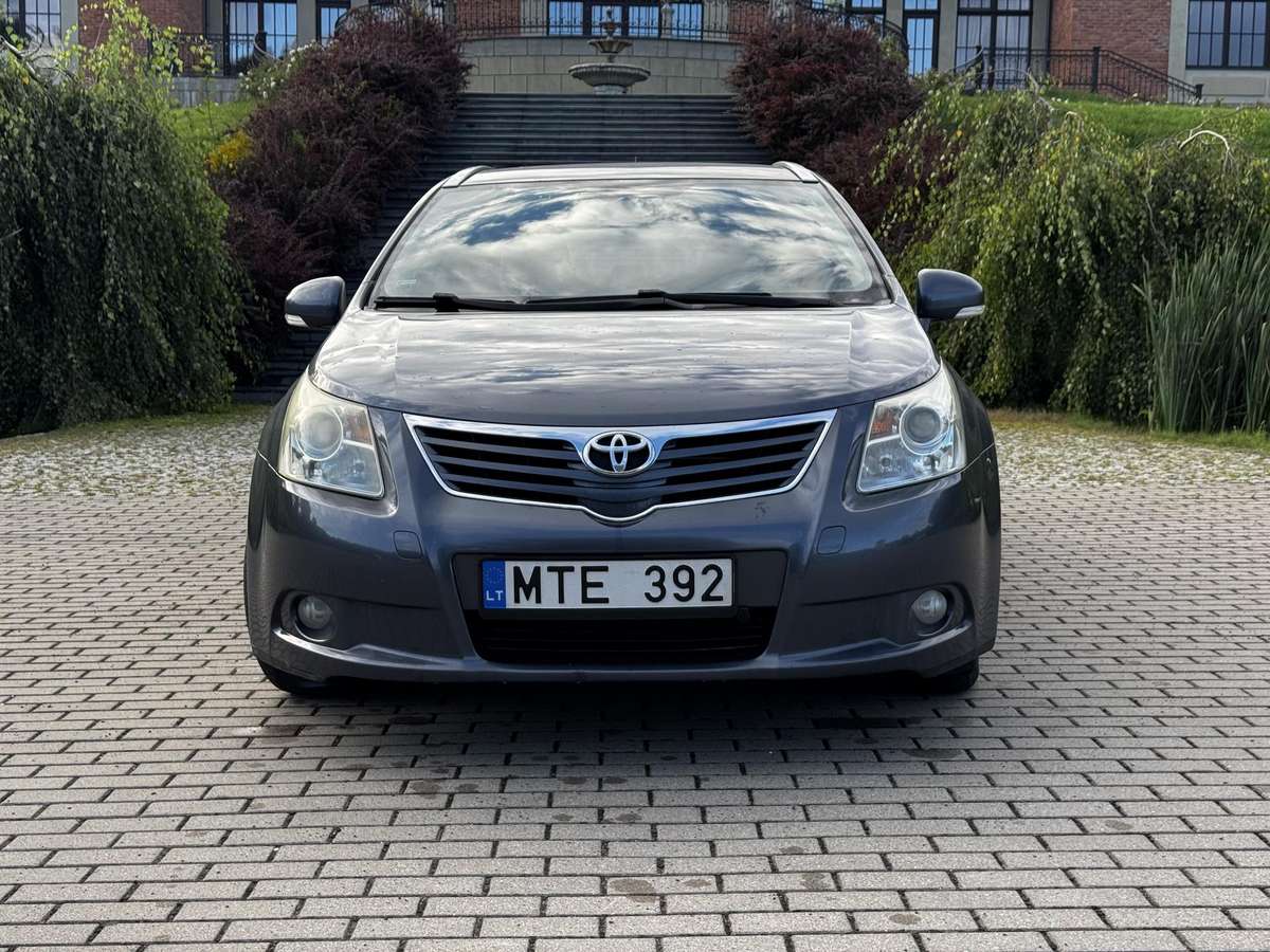 Toyota Avensis - 1