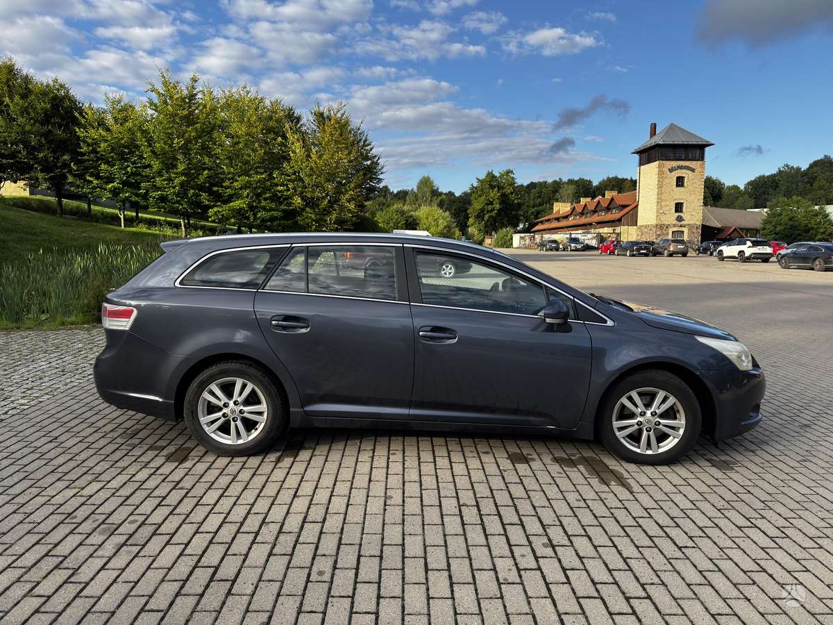 Toyota Avensis - 3